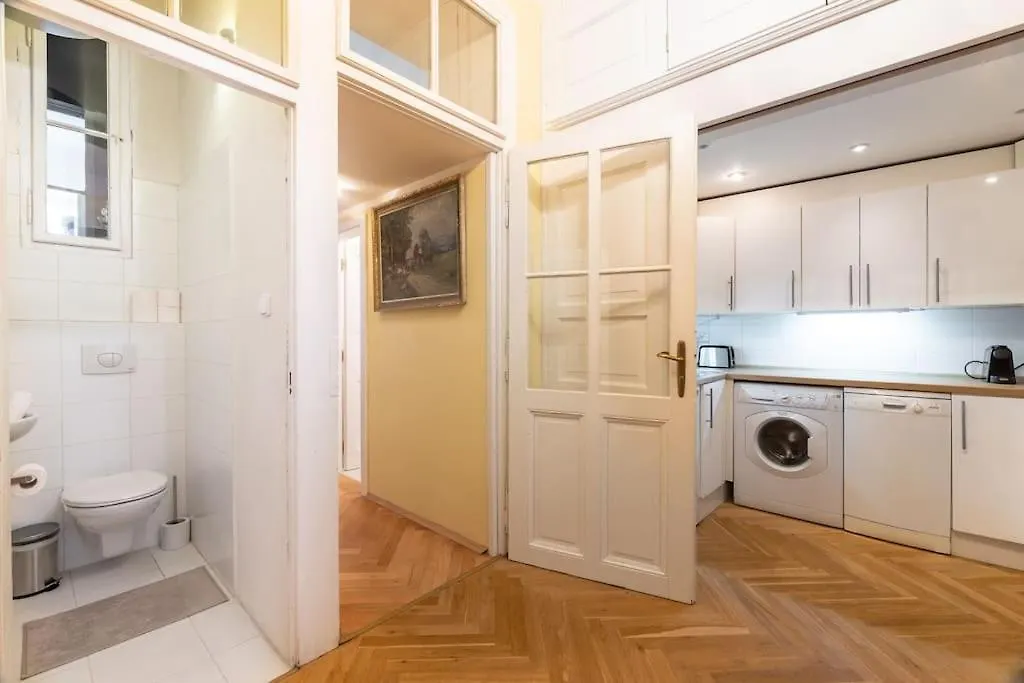 Historic Apartment Πράγα