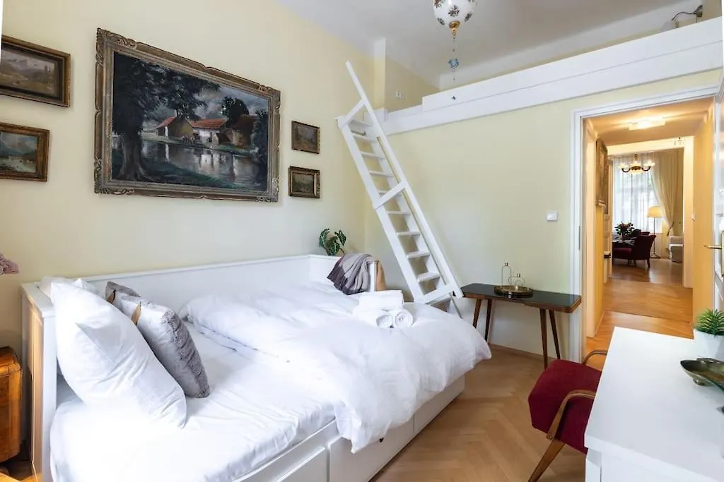 Historic Apartment Πράγα